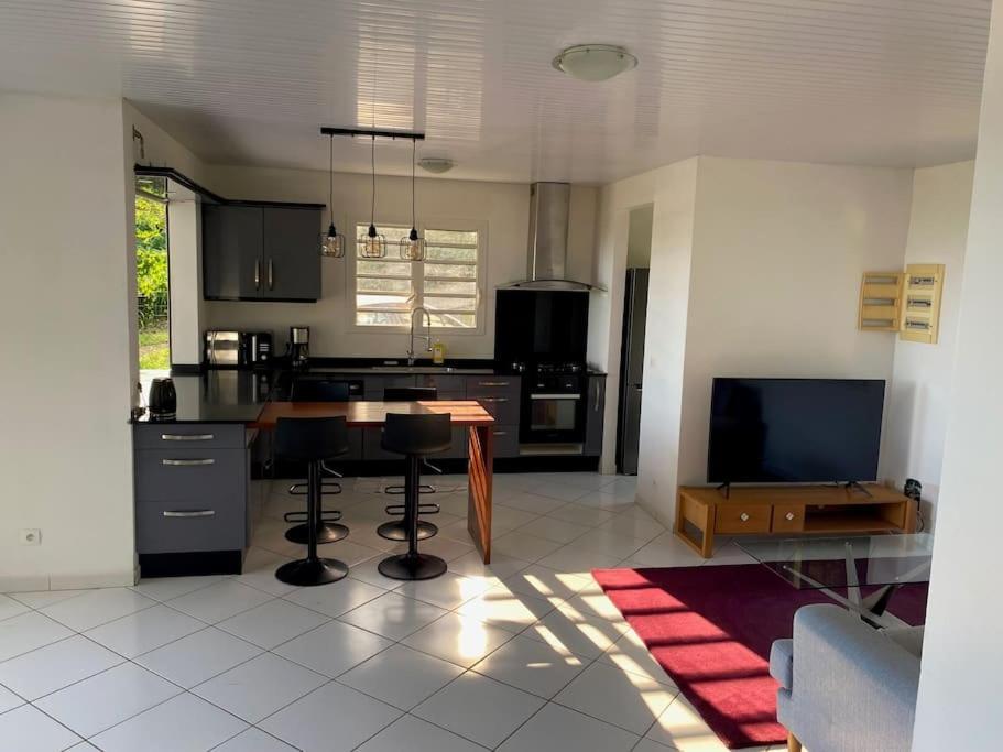 Les Terrasses De Maelle - Jolie Villa F4 Vue Mer Riviere-Salee 外观 照片